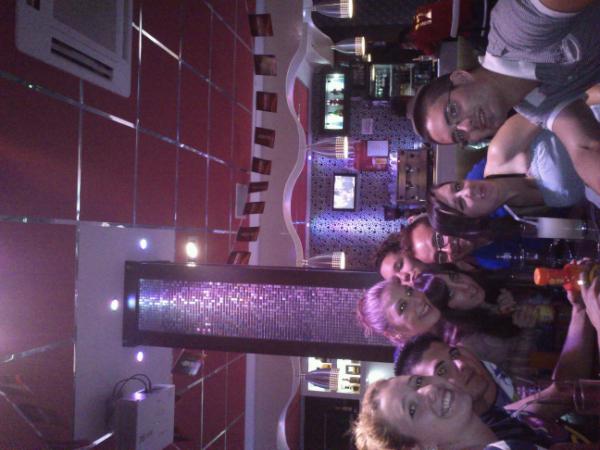 SandraGelatina's tweet photo. Pues aki tomando algo http://t.co/kgSBfu1U