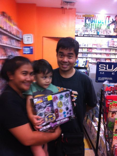 24malen's tweet photo. With Aristotle polisco aka Gloc9 http://t.co/A2hBs6Yy