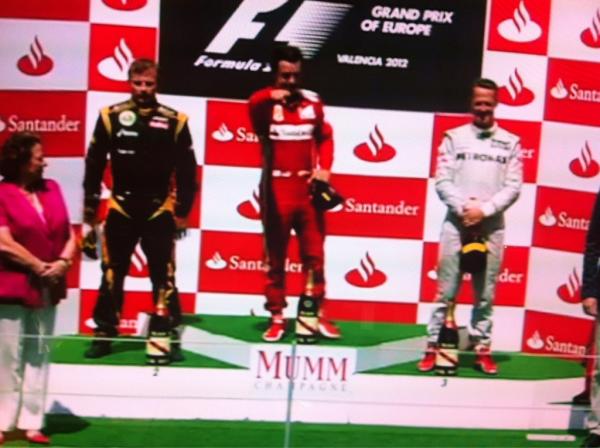 eduscrm's tweet photo. ESPECTACULAR ALONSO!!!! Gana la carrera saliendo 11o! Felicidades Kaiser! Shumacher PODIO 6 años después con 43 años!! http://t.co/YNbWi2YI