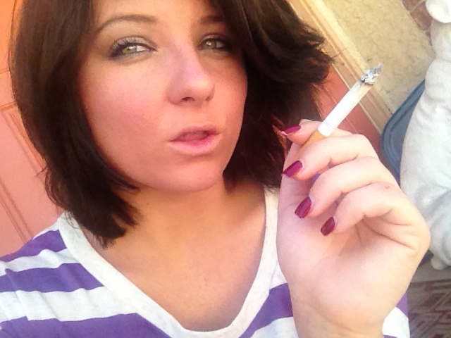 I can barley see fuck I am high wake n bake http://t.co/khr1Ez9U