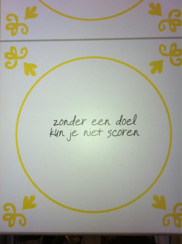 JoyceSimons's tweet photo. Tegeltjeswijsheid bij de #parade  #Rotterdam http://t.co/Yaq2ZYtp