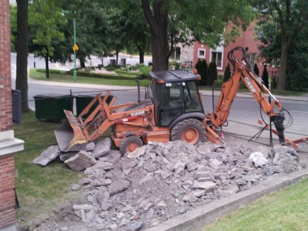 boompave's tweet photo. breaking rock on the mountain in montreal. it is very hard. http://t.co/tLwvSjPp