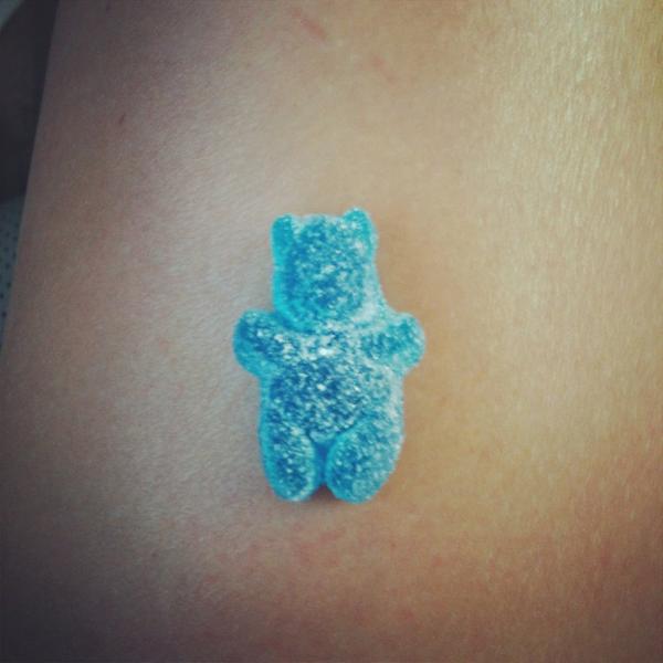 bigg_mel's tweet image. This was in my bag of sour gummy worms. #manufacturingerror