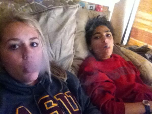 blondtourage206's tweet photo. wake n bakes now take place in bed #reckless http://t.co/0Vs8Yyov