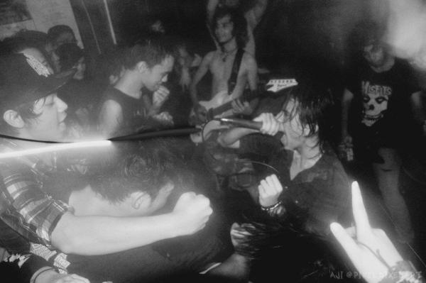 cfpband's tweet photo. Trough The Unity Part 1 . the best ever gig ! :) http://t.co/52mbH78R