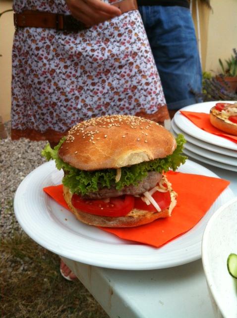 kiwilidia's tweet photo. Hamburgerata step n3!!!!! http://t.co/zpTEwCa