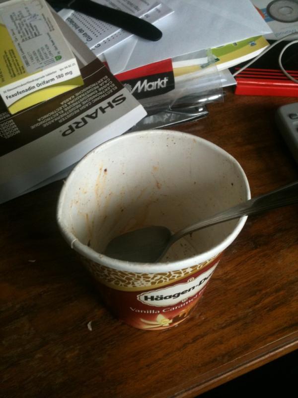 Jessie_SwedenJ's tweet image. Wait WHAT HAPPENED !?!? #Fatboyproblem xD lmao !!