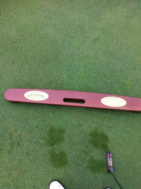 BradBoyle54's tweet image. Working on my @AustinJamesGolf foot prints with @augusta_james favorite training aid #puttingarc