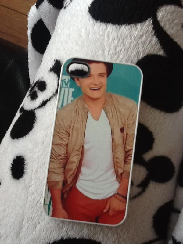 FantasticFie's tweet photo. I made a Josh Iphone case for my best friend http://t.co/ZbQnysQu