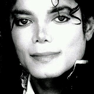 trixibe's tweet photo. RIP Michael Jackson http://t.co/LzYvSIcC