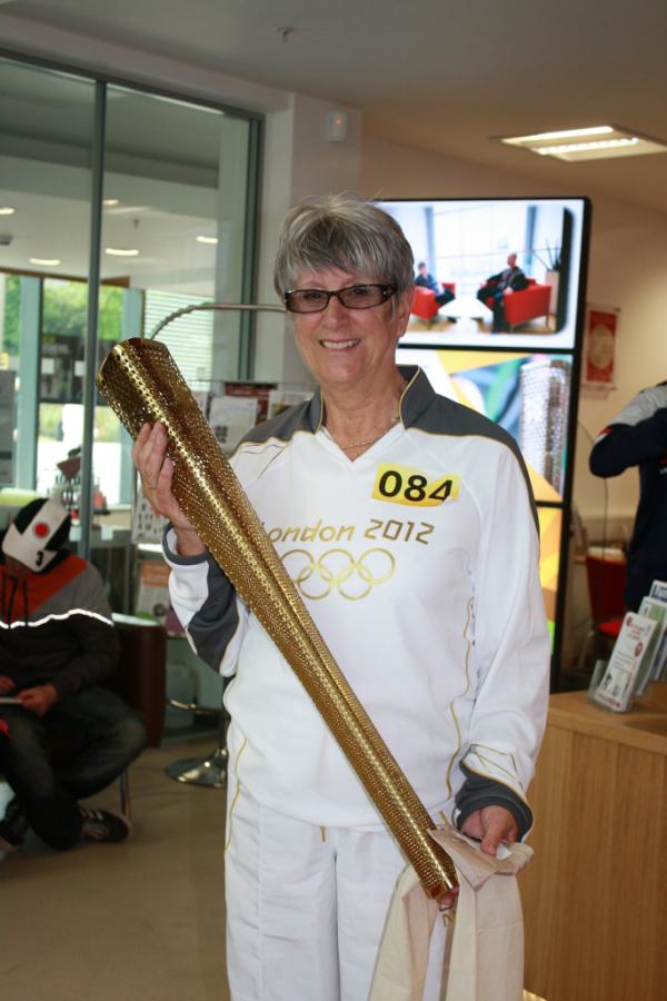 PhrixusIndPro's tweet photo. @JannaDobson met one of the Barnsley heroes, Dorothy Hyman! http://t.co/CO7g1PBW