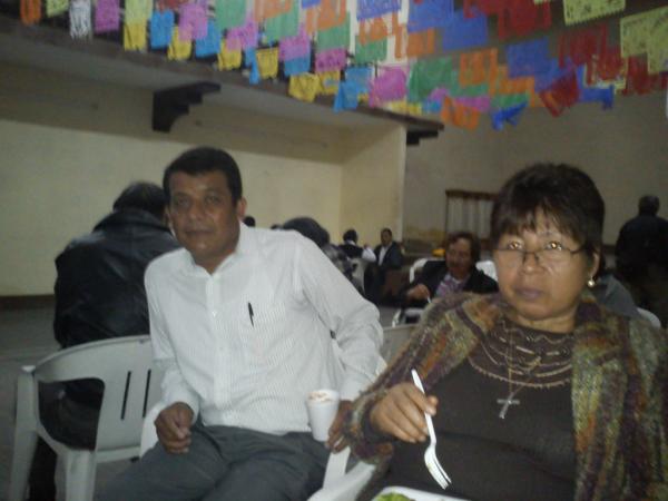 decoloresoax's tweet photo. También estuvo presente nuestro presidente del movimiento y su esposa. http://t.co/JDMQ81GW