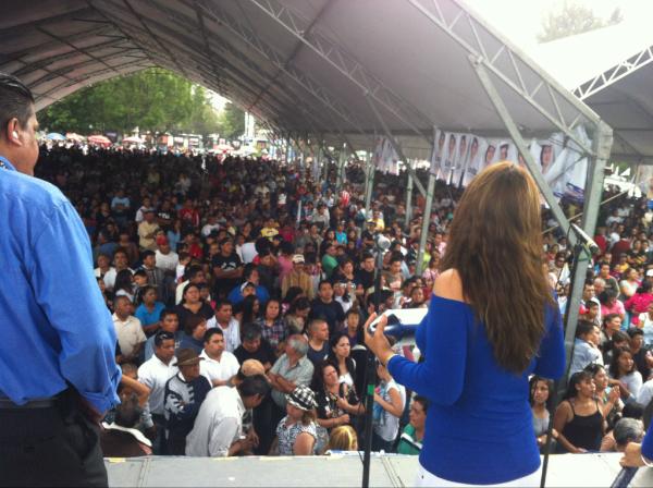 TuAngel_Azul's tweet photo. Miles de ciudadanos nos acompañaron, por todos ellos haremos el mejor gobierno para Iztapalapa. http://t.co/KXDbtQcE