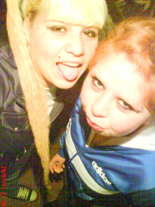27colow's tweet photo. Con la pepo,,, Mi Hermanaa! ;) http://t.co/MkF6N8rK