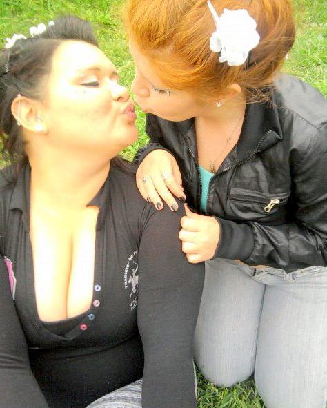 27colow's tweet photo. Con La Shackie Mi Hermanaa! ;) http://t.co/NefxnZb4