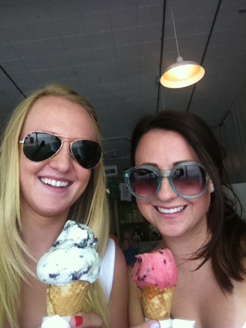 ErikaKalin's tweet photo. Sweet Action ice cream with @Koramonigle http://t.co/P0RyAc95