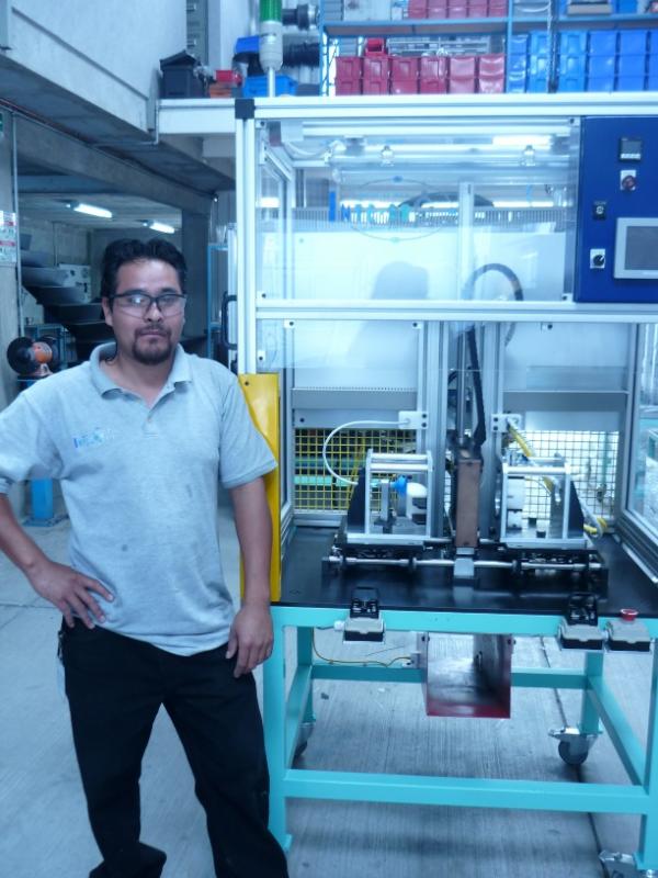 stcj's tweet photo. Trabajo en integra Querétaro http://t.co/2n5YNQ3r