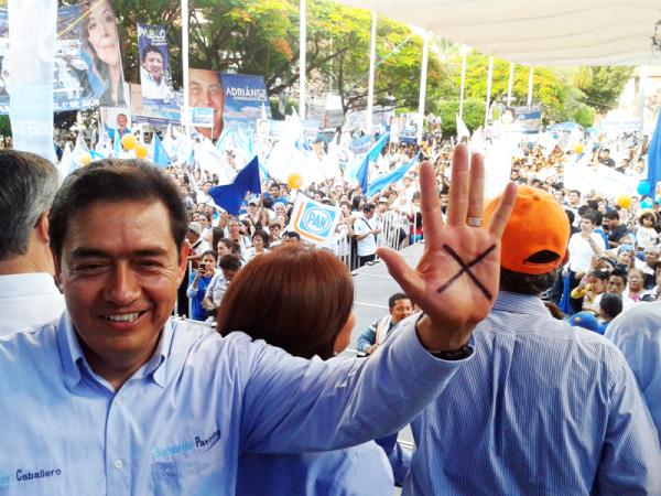 CaballeroVctor's tweet photo. Gracias por el apoyo de toda la gente de #Morelos Vamos a ganar este 1 de julio http://t.co/qDB8NnhI