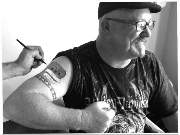 TParks's tweet image. @kevinhoneycutt convinced our @HoweSchools HS Principal to get a #techtoo at #iste12 Ck it out! Ouch! #pblchat