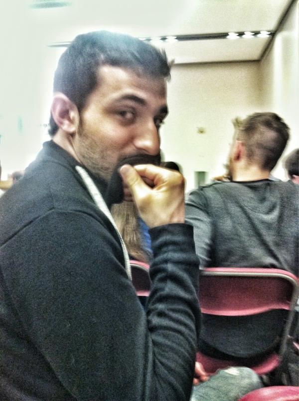 FakePotsou's tweet photo. Maybe I'm born with it ... http://t.co/97JUgydJ