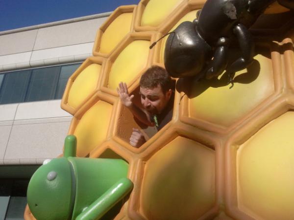 gellevi's tweet photo. Hi #droid (at #googleplex) http://t.co/8WG6fKt1