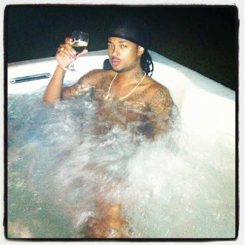 kalash972's tweet photo. Sante la famille ! #DidiBday http://t.co/UEolR0w2