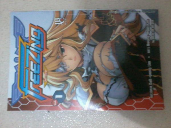 Surematuu's tweet photo. Acabei de ler Freezing Vol.1 que chegou em minha casa de tarde. Parabens pelo ótimo trabalho @editorajbc. http://t.co/j1GaLfor