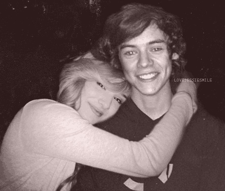 CoralineNix's tweet photo. @SamPoolsWA I found this one of us :D cute right? ^.^ http://t.co/IL0T8e95