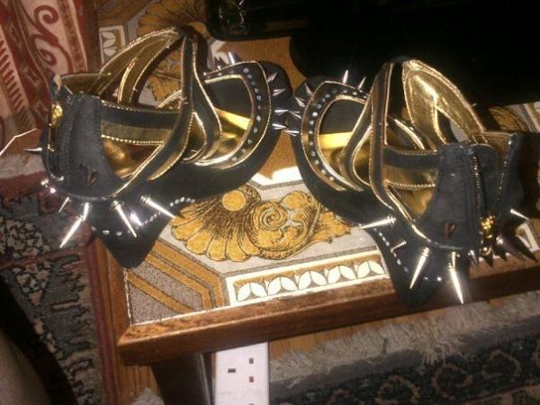 Designer_Chyna's tweet image. my new wedges i revamped for moiiiii for saturday night, because i went in to town and there was nuttin dat sed WOW!