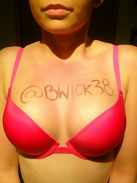 Bwick38's tweet photo. Fan from #Australia #BWick #Fyah Sexy Tho. http://t.co/ptyXkye4