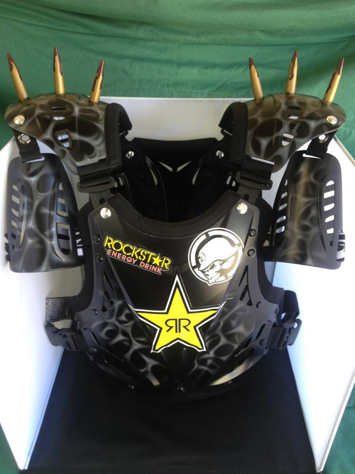 Metal Mulisha on X: "Smith Designs Custom Paint just dialed in @jackostrong 's chest protector for @XGames. Bringing Back The Spikes! http://t.co/EMgHaWDd" / X