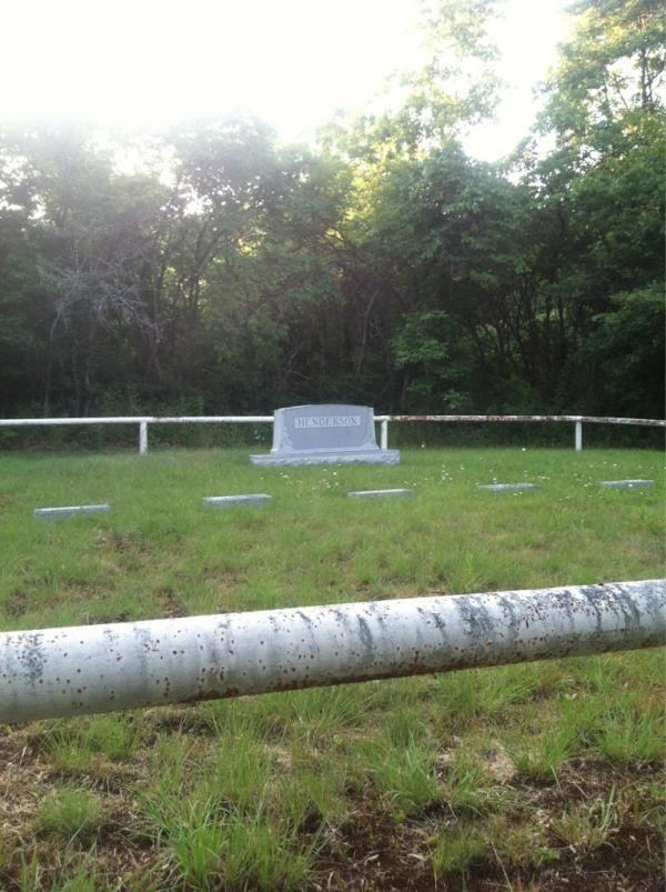 ish_mommaaaa's tweet image. On some @Zak_Bagans shit. Seriously.. #creepygolfcartrides #6graves #randomspot