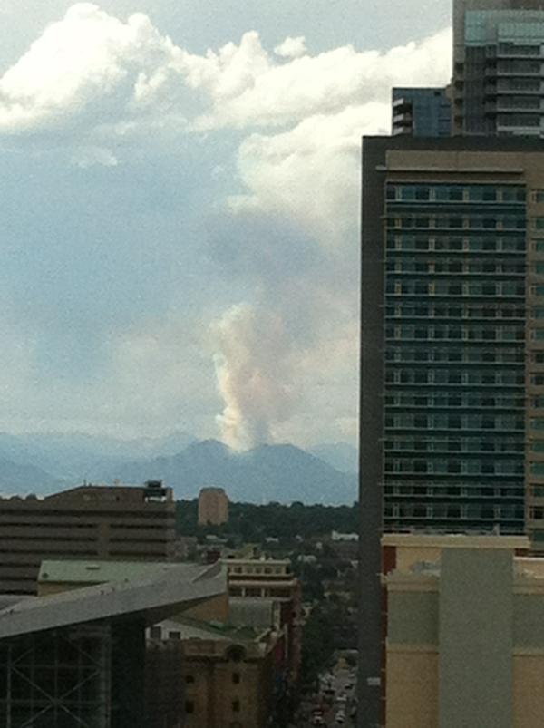 benlush's tweet photo. A view of the #flagstaff fire from downtown Denver. We need a miracle time is fast approaching... http://t.co/RXqXtjCn