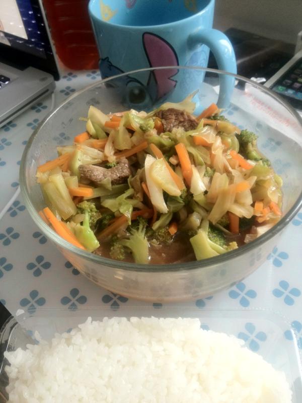 XtineSagum's tweet image. #CookingforHubby: Beef brocoli for lunch