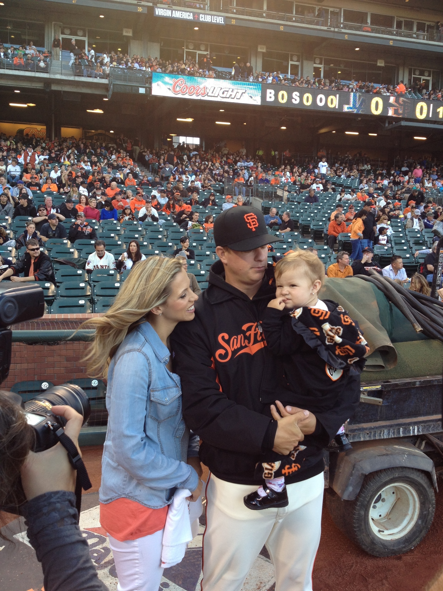SFGiants on X: Matt Cain with his wife Chelsea and daughter Hartley on  hand for tonight's pregame ceremony #SFGiants #PerfectCain   / X
