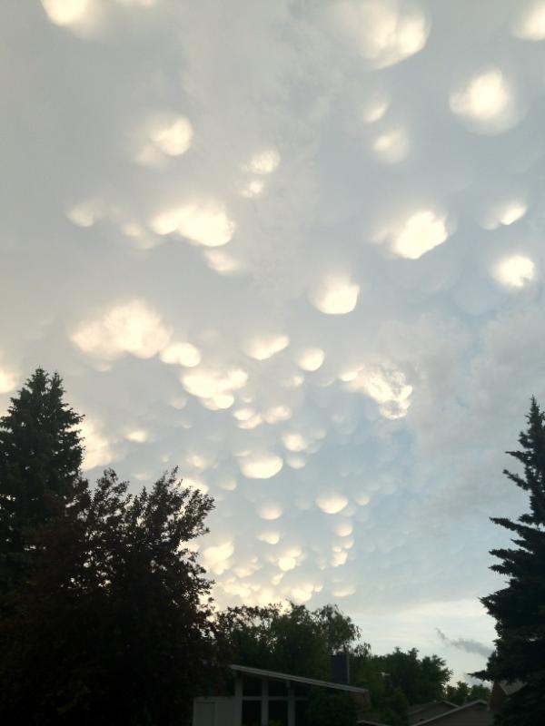 AshleeDrum's tweet photo. Wow! Crazy clouds after the storm. #skstorm http://t.co/pZwiOTx6