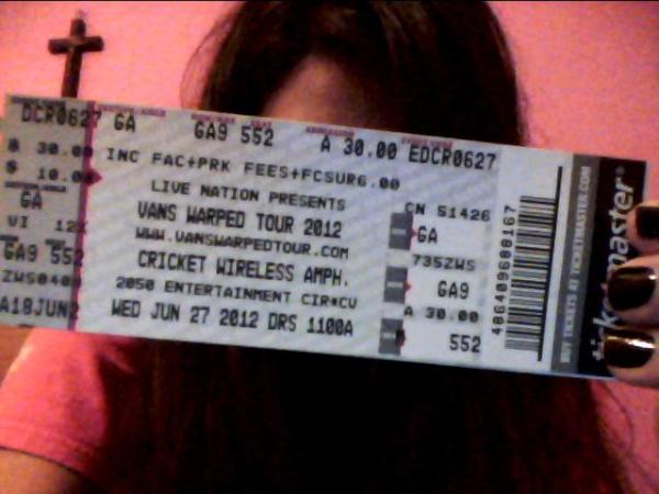 ItzelSandovalR's tweet photo. Tomorrow, Warped tour. I'm so excited :D http://t.co/WlwbYVd2