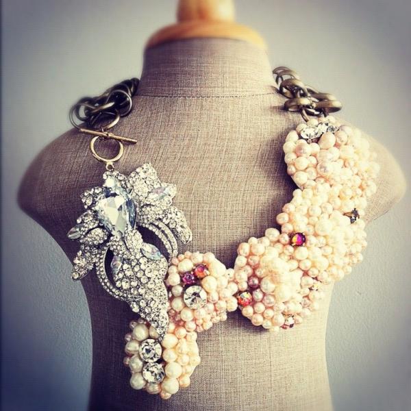 perte_handmade's tweet image. MID-WEEK PICK:Get this statement neck piece made with fresh water pearls at 30% discount today. #perte #midweekpick