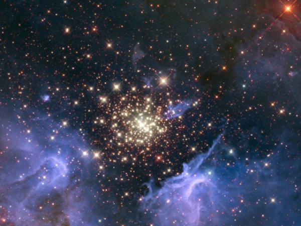 143. 용골자리의 거대한 성운 NGC3603입니다. 이 주변에서 별의 일생을 다양하게 관측 가능합니다.