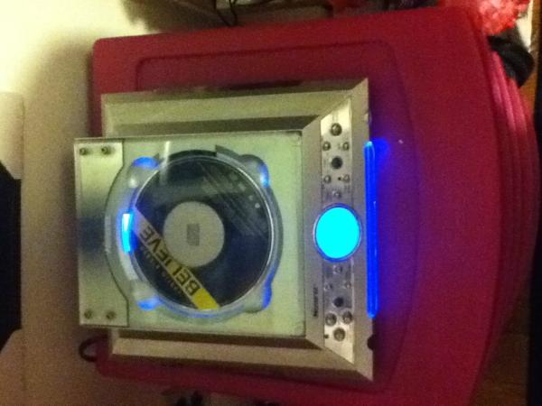 froggy9976's tweet photo. its another day, another morning, and that means its time to listen to @justinbieber #BELIEVE ♥ http://t.co/IH9jDlSk