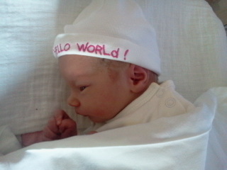 Mnonn's tweet photo. Ons nichtje Alyssa-lois vandaag geboren. http://t.co/5Z6LQ2d5
