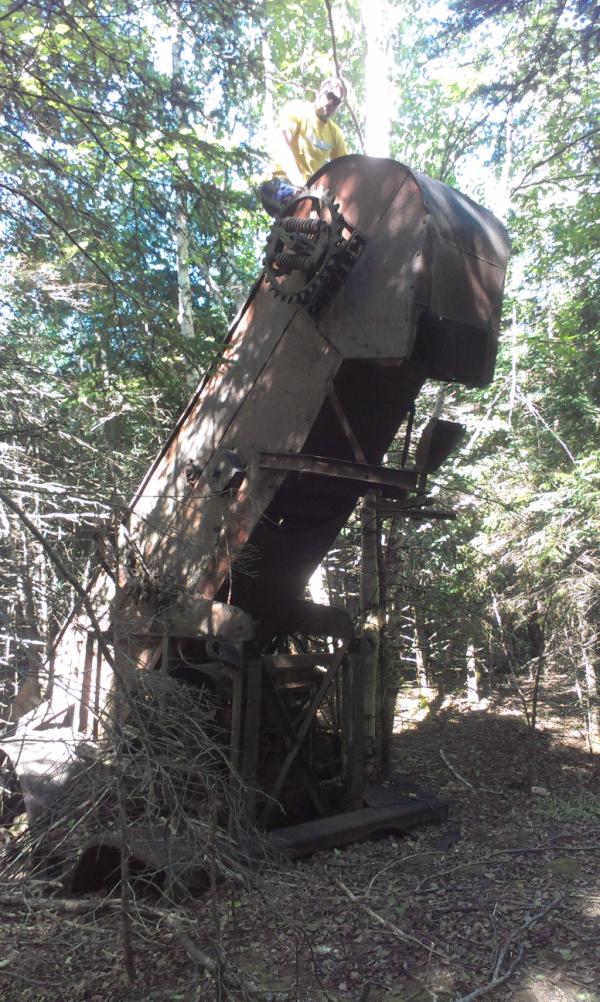 Brooklyn_PB's tweet photo. Scouting out a new course. Look at this crazy contraption we found! http://t.co/lymRoNZf