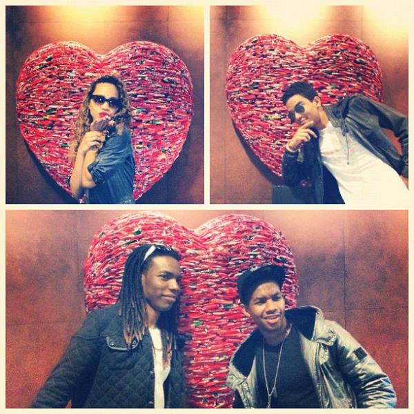 CoverDriveO's tweet photo. Good Night #CDFielders http://t.co/jHYfZ65j