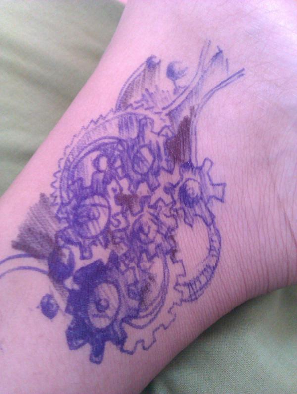 muffin_Panda's tweet photo. SO I drew on my ankle! "I get BORED in school" http://t.co/N3kYEYVB