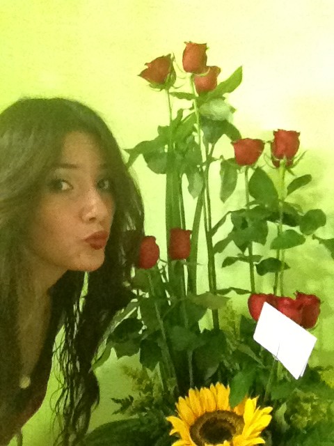 Damaris_Lopez's tweet image. #favoriteweek #summertime  he recibido unas hermosas flores!! Así o de mejor humor...
