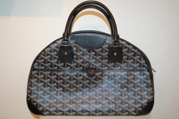 Classic GOYARD tote! You can NOT go wrong with this bag!