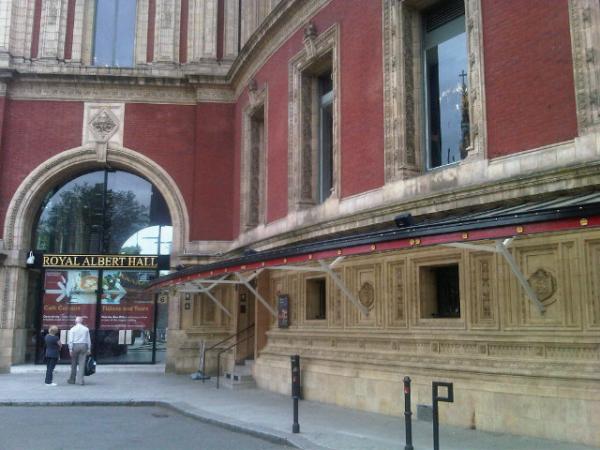 cbow30's tweet image. @carlbowman At the #royalalberthall to see Frankie Valli and the 4 Seasons. #december63 #biggirlsdontcry #happydays