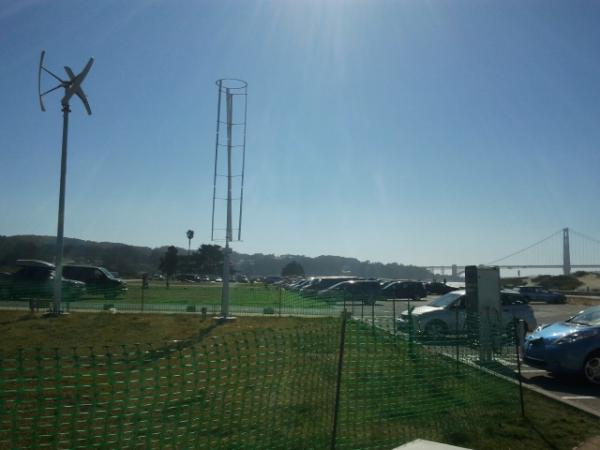 gellevi's tweet photo. Electric cars have a free charge near the golden gate thanks to the wind of the bay. http://t.co/iBkE6MB2