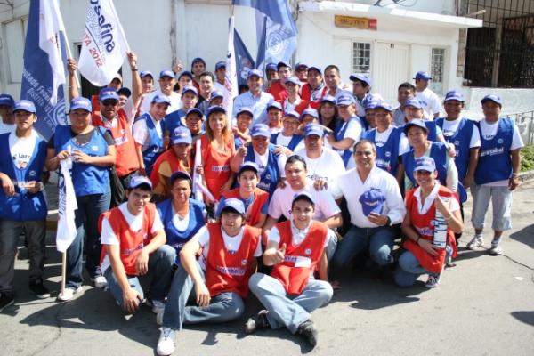 FerLarrazabal's tweet photo. Una parte del equipo que me acompañó en campaña.
@ernesto_chapa @brendaicastro @Abril_Guerra @danytamez http://t.co/QCwXvlDd