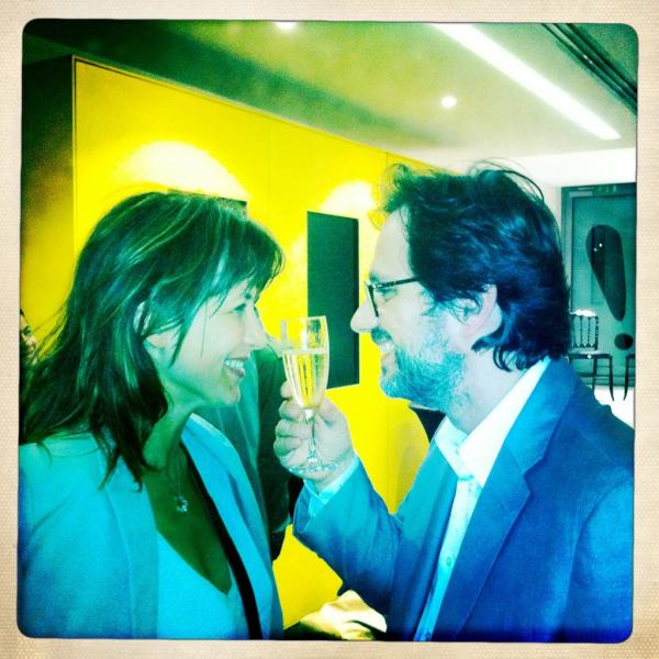 JamesHuthOff's tweet photo. Chiffres #unbonheurnarrivejamaisseul
30000 Paris
150000France
Le Bonheur! http://t.co/OeIWjlfE